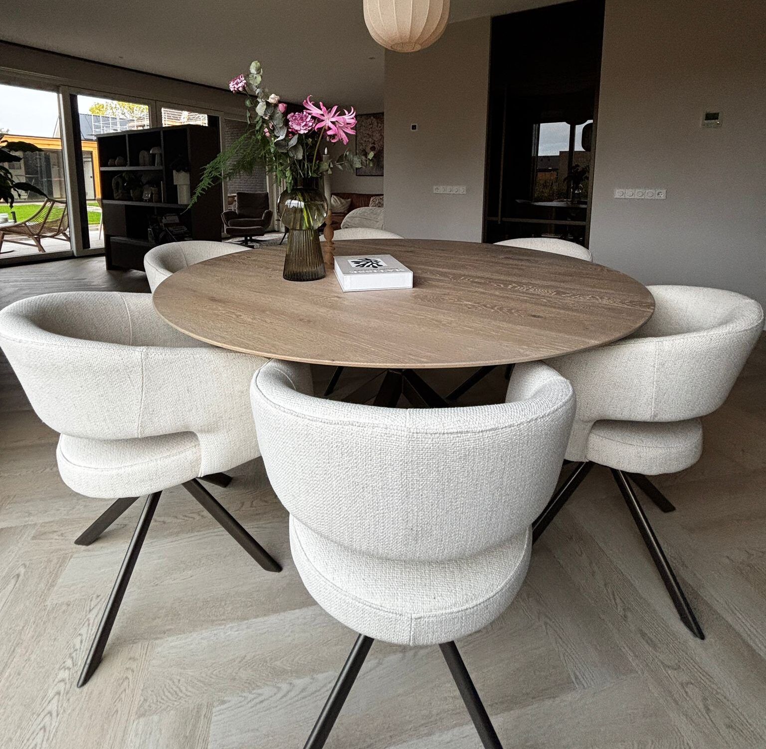 Ronde tafel - Tokyo stoelen