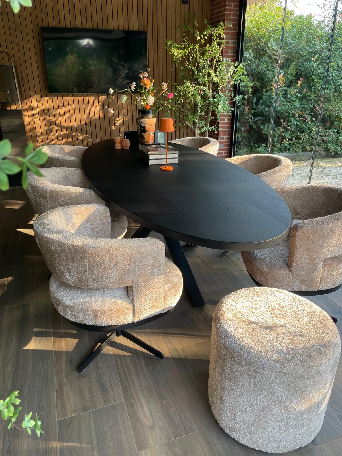 Ovale eettafel - Amore stoelen
