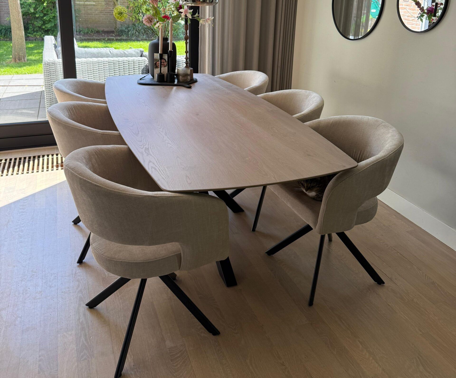 Deens ovale eikenhouten eettafel Jos