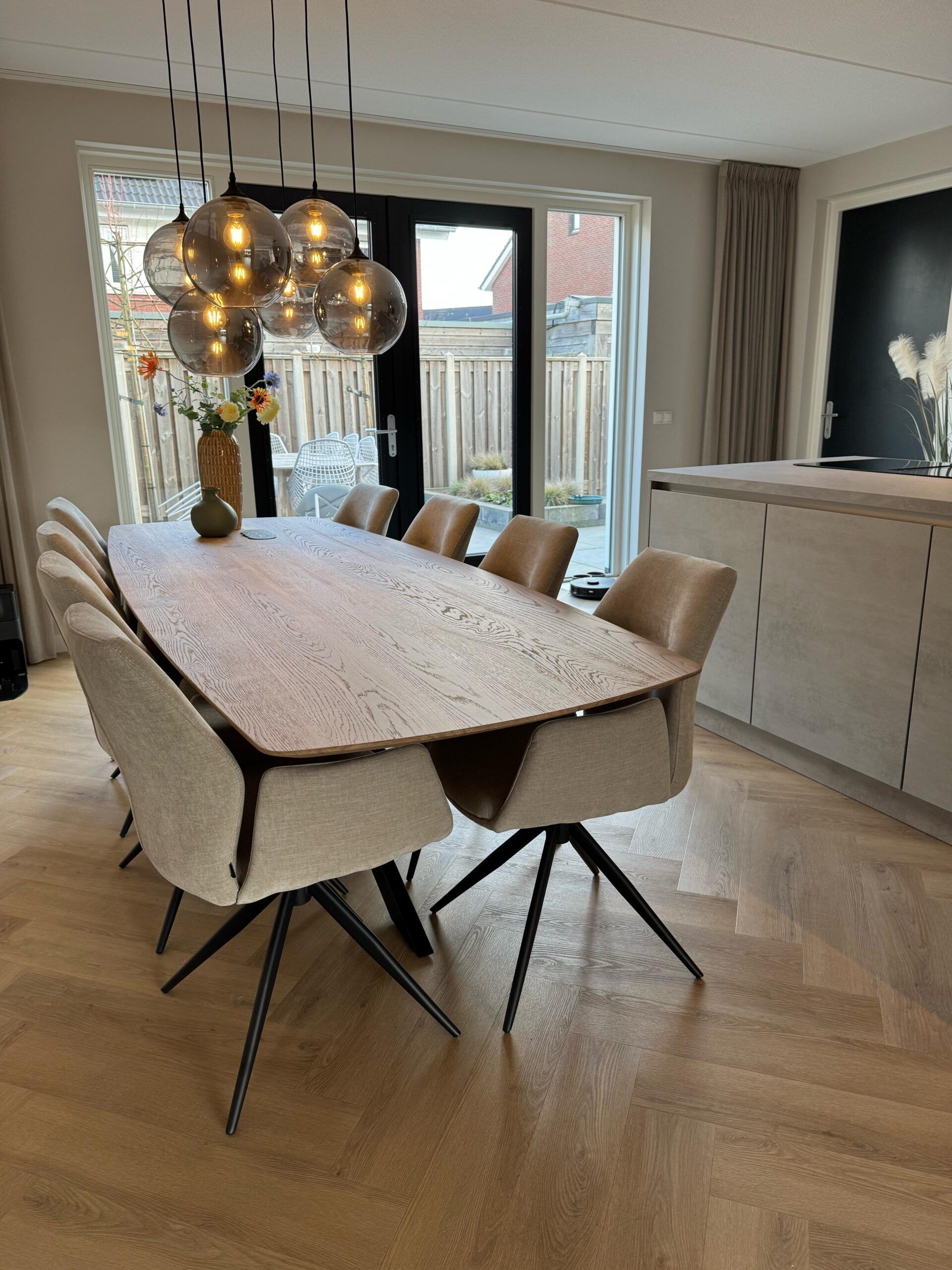 Deens ovale eikenhouten eettafel Gerrit