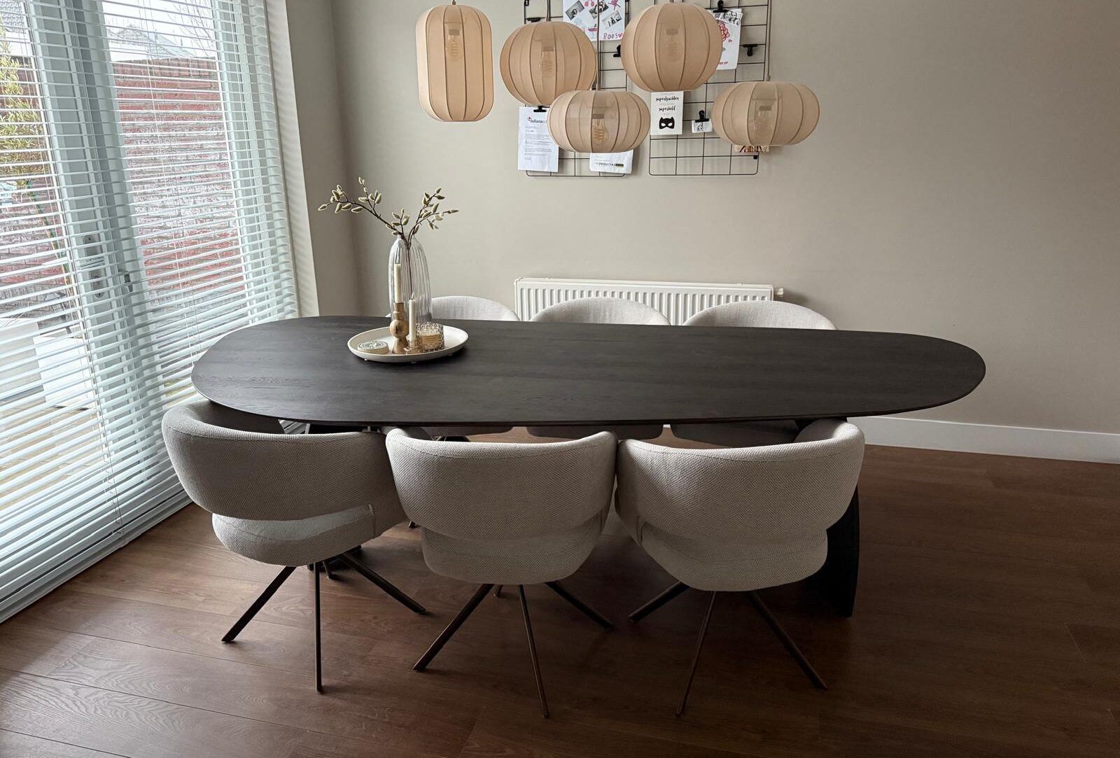 Organische eikenhouten eettafel Hola